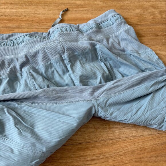 Lululemon Athletic Dance Studio MR Cropped Pants Belgian Blue Women’s Sz 10 - Picture 9 of 12
